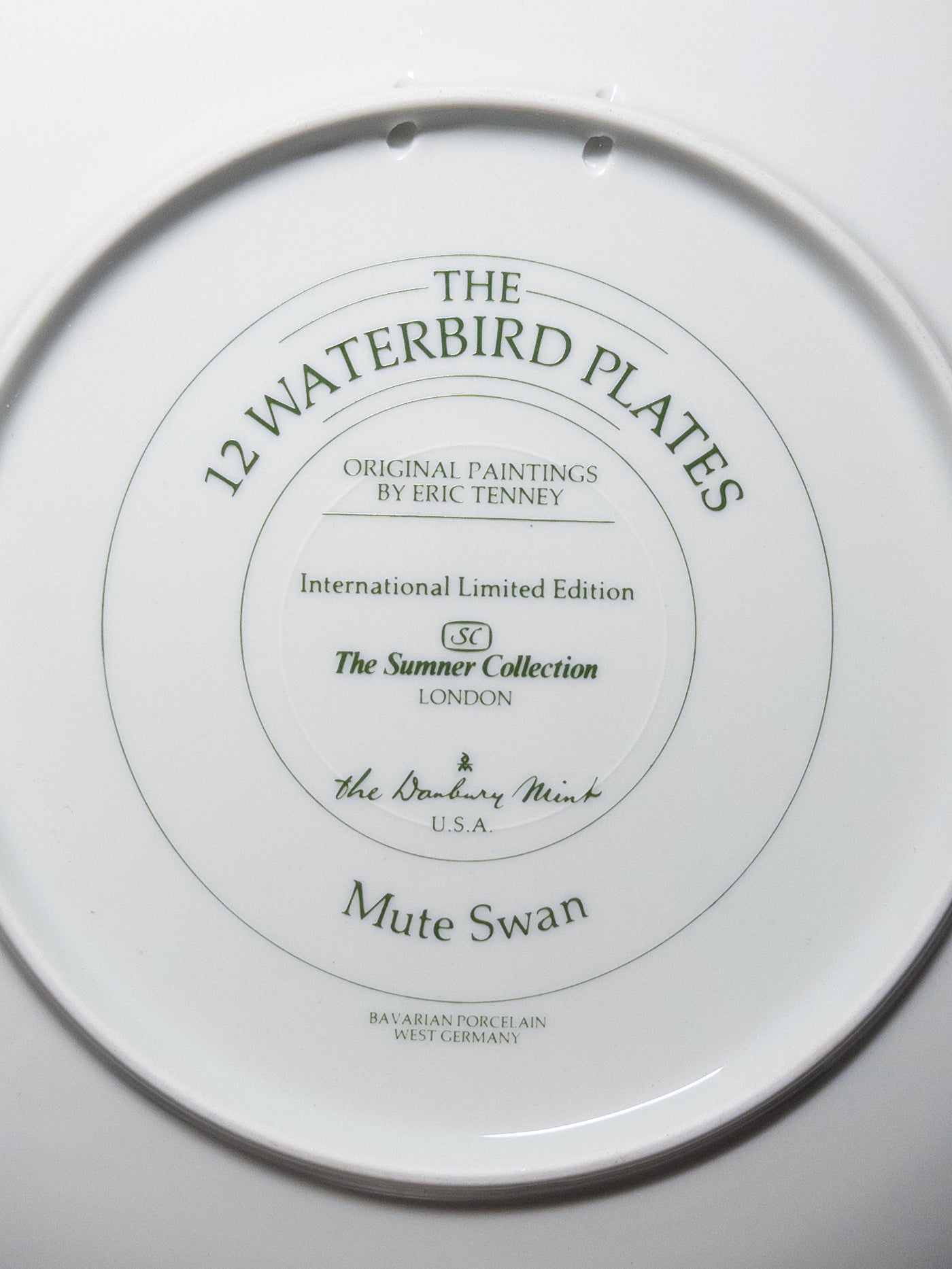 Danbury Mint 12 Waterbird Plates Wild Feathered Finds Mute Swan porcelain plate, 9.5-inch limited edition with detailed waterbird design.
