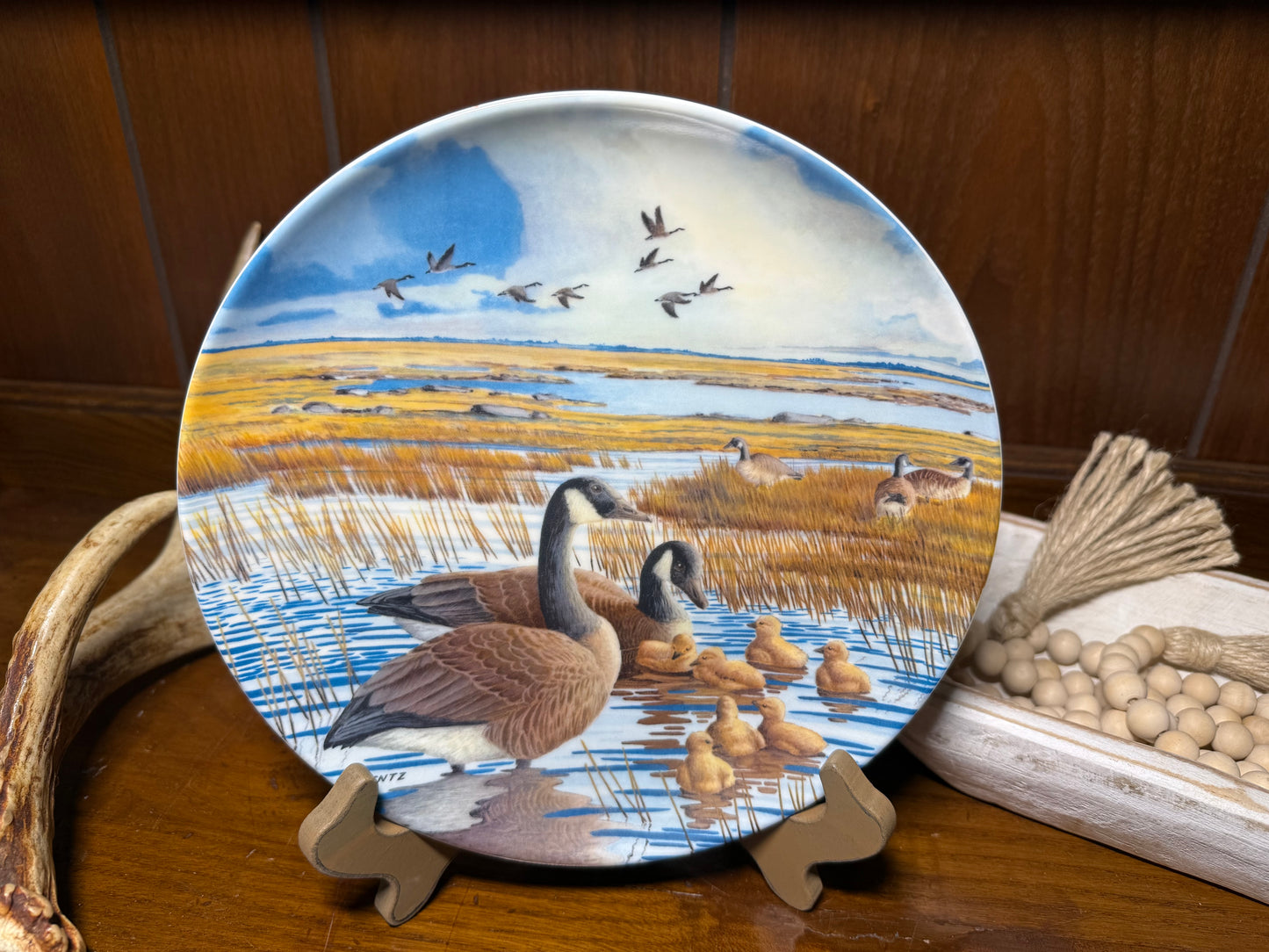 Vintage Canada Goose Plate "The Family" by Donald Pentz, Wings Upon the Wind, 1987, featuring detailed goose illustrations.