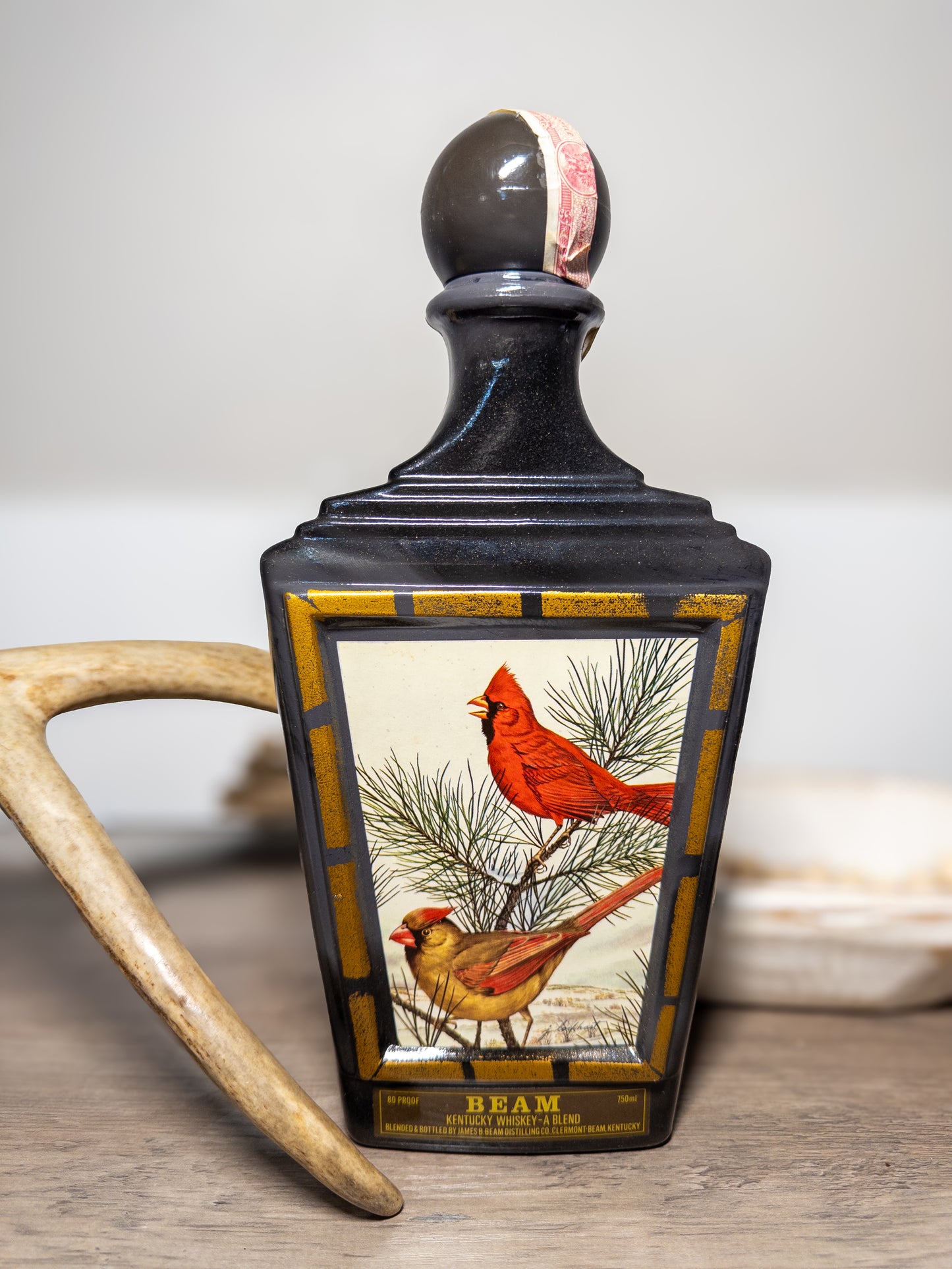 Beam Cardinal Wildlife Ceramic Decanter Bottle James Lockhart w/ Box