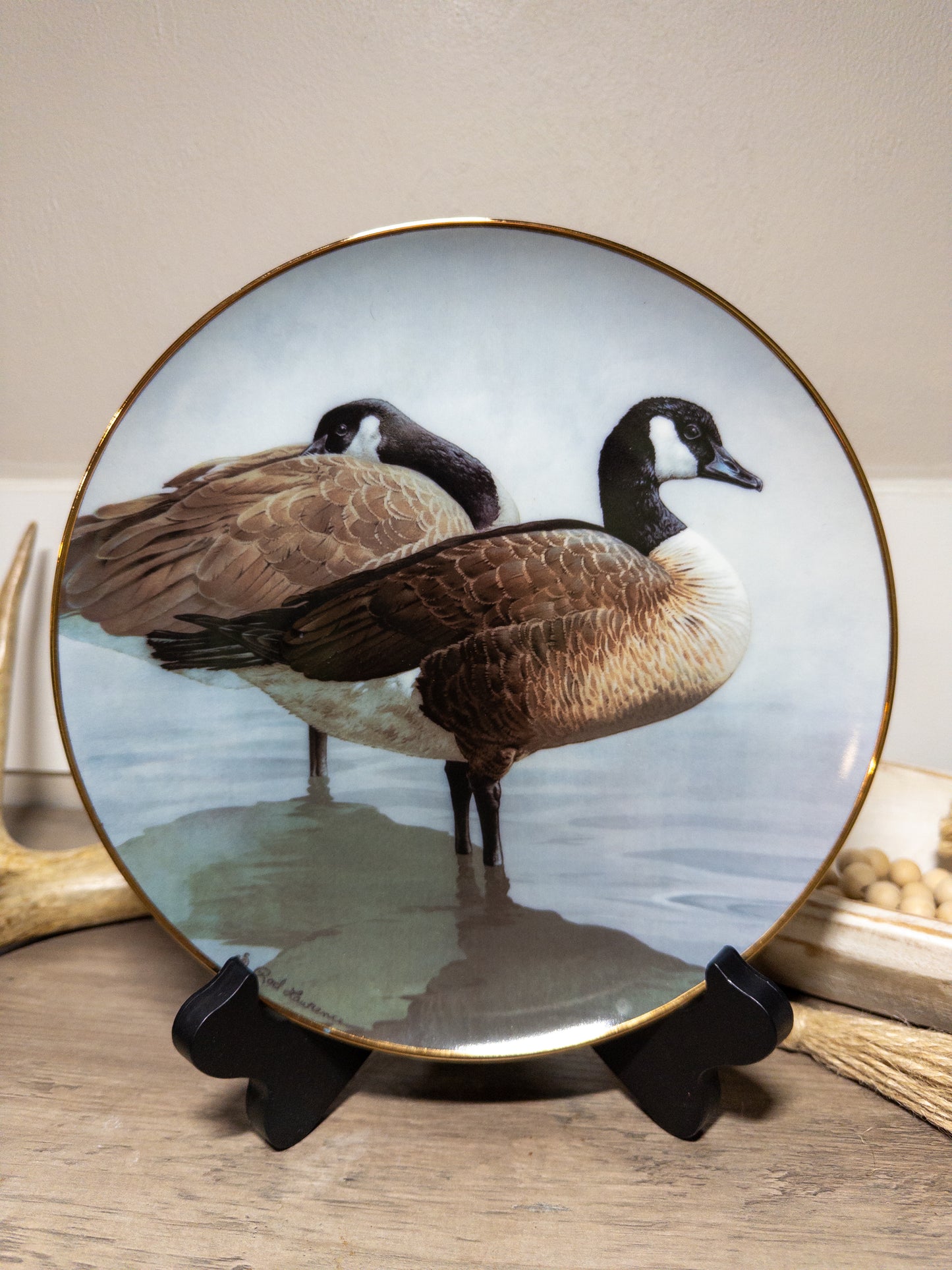 Vintage Canada Geese collector plate by Rod Lawrence, 9-inch American Waterbirds ceramic plate with detailed waterfowl artwork.